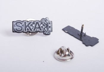 TWO TONE SKANKER PIN