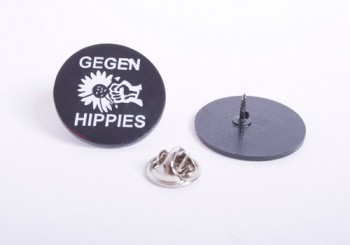 GEGEN HIPPIES PIN
