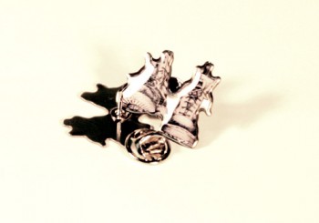 BOOTS WALKING PIN
