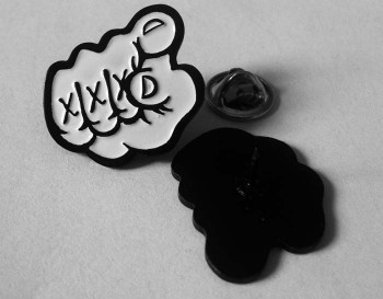 STRAIGHT EDGE FIST PIN