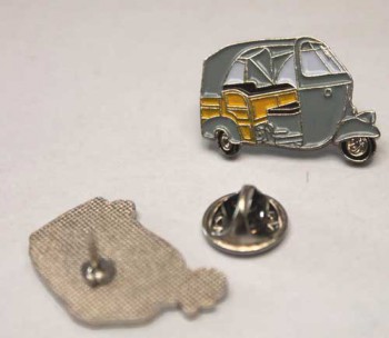VESPA APE CALESSINO PIN