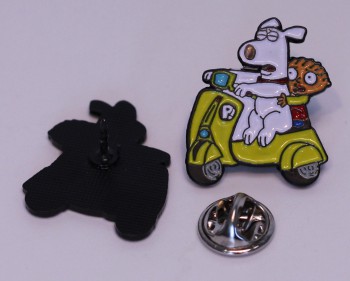 VESPA (FAMILY GUY) PIN