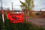 REFUGEES WELCOME RED FLAGGE